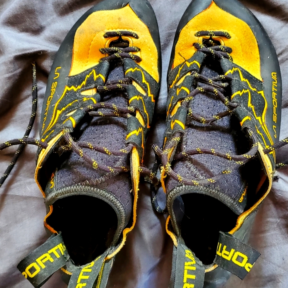 Climbing shoes
